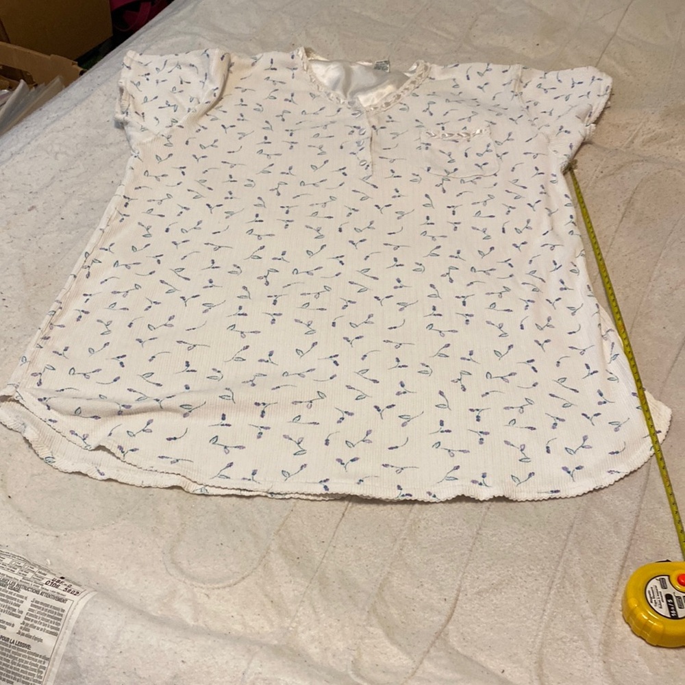 Women’s MOMENTS Lt.Yellow w/ Floral Print Nightie, Size M